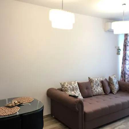 Alemareea Apartament * ナボダリ